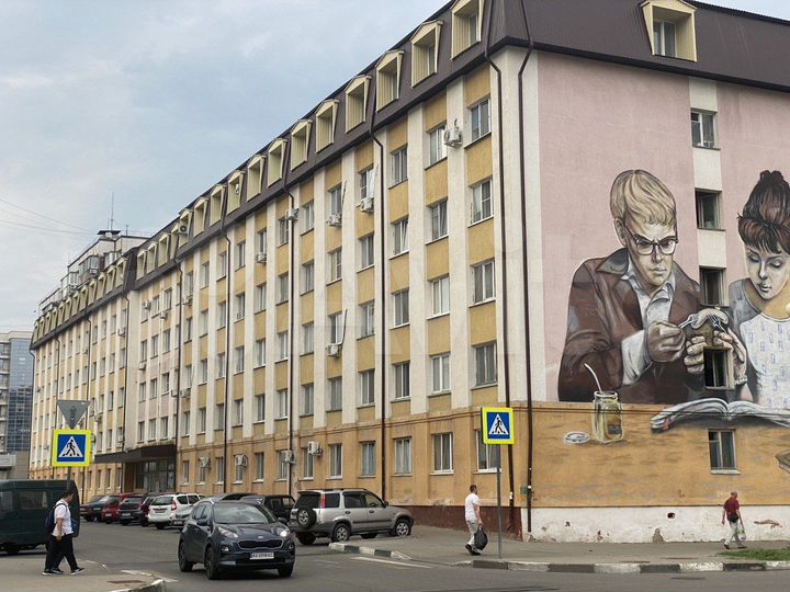 Комната 37 м² в 2-к., 1/6 эт.