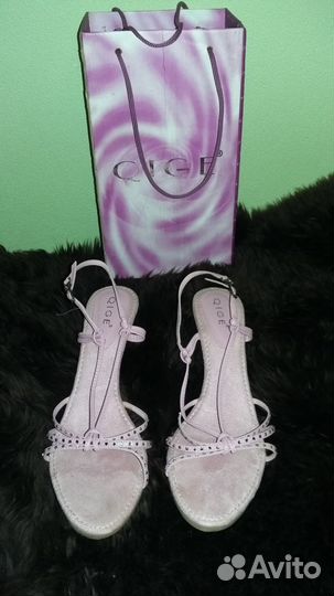 Открытые босоножки