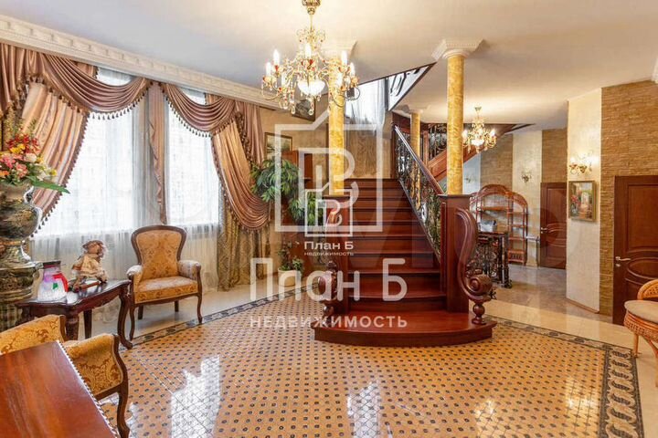 Дом 268 м² на участке 2 сот.