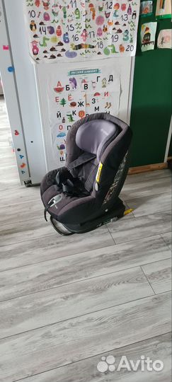 Автокресло Maxi-Cosi MiloFix