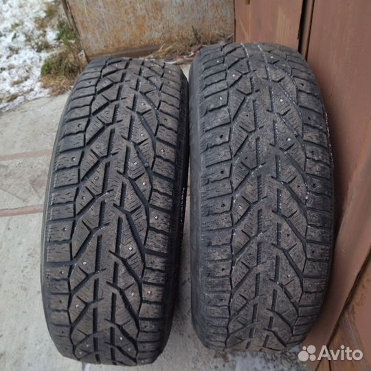 Kormoran SUV Stud 215/65 R16 102T