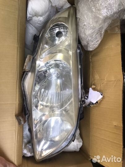 Фары на toyota corolla 150