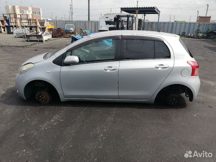 Панель приборов Toyota Vitz SCP90