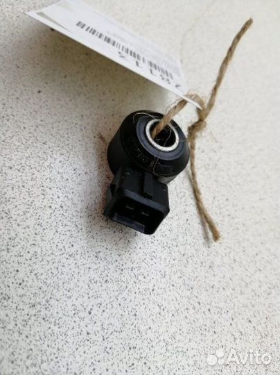 Датчик детонации Nissan Liberty RM12 QR20DE