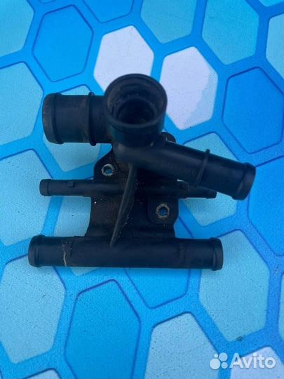 Фланец охлаждающей жидкости 06F121133G