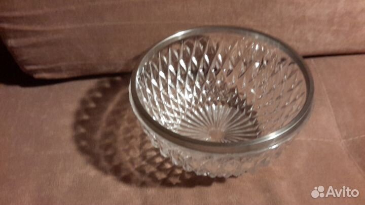 Хрустальный салатник не б/у