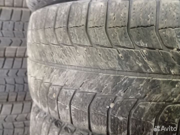 Michelin Latitude X-Ice 215/45 R17