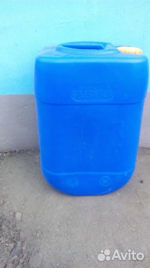 Канистры 32л химически стойкие- продаю