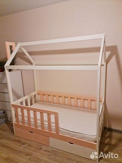 Детская кровать домик