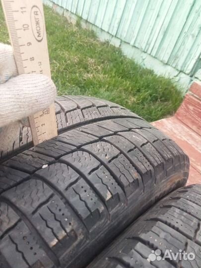 Michelin X-Ice XI3 215/60 R16