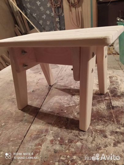 Скамейка деревянная