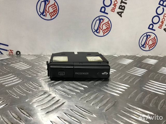 Кнопка обогрева заднего стекла Toyota Avensis T250