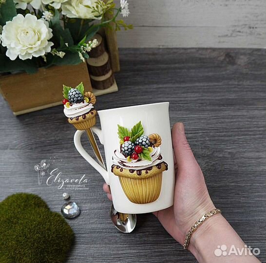 Кружка с декором из полимерной глины