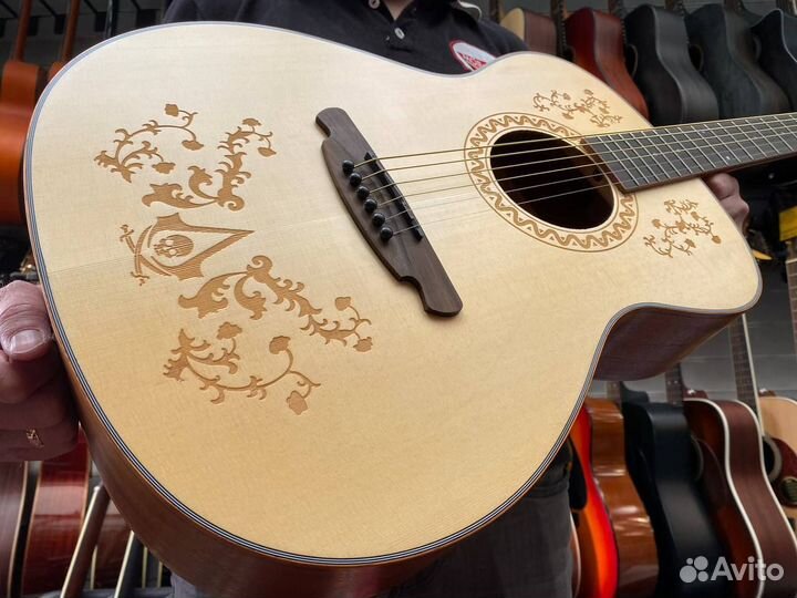 Гитара акустическая с вырезом Grand Auditorium