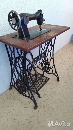 Швейная машинка зингер ножная