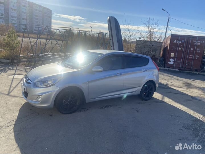 Hyundai Solaris 1.6 AT, 2011, 122 000 км