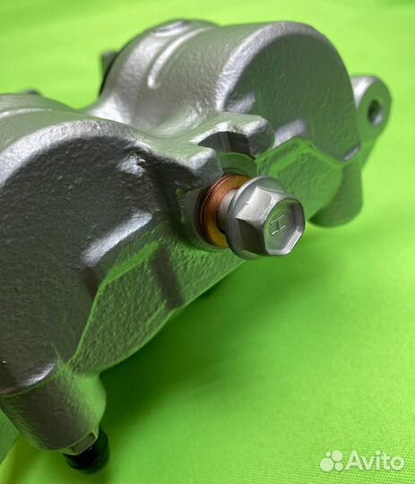 Nissan Murano тормозной суппорт