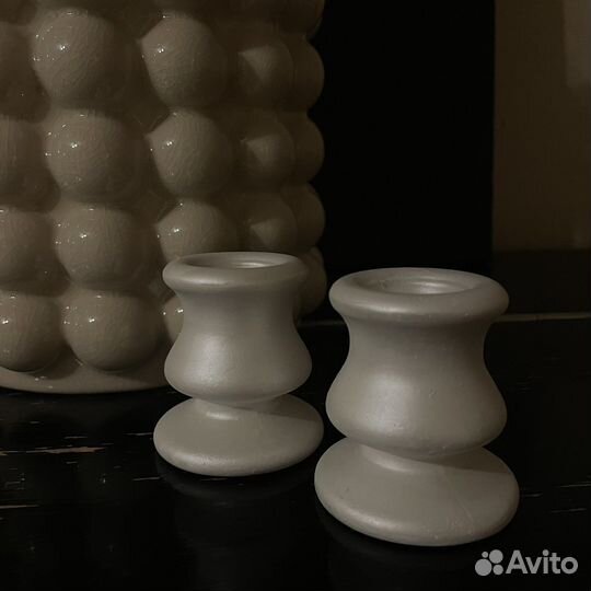 Подсвечники белые