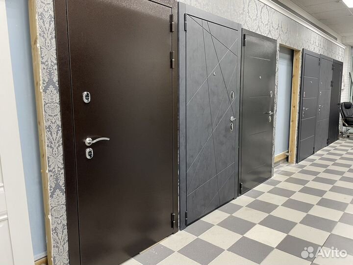 Дверь входная глухая