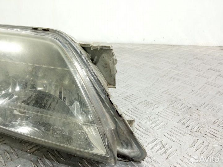 Фара Mazda Premacy (1999-2007)