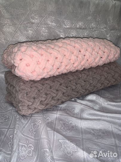 Плед на выписку вязаный