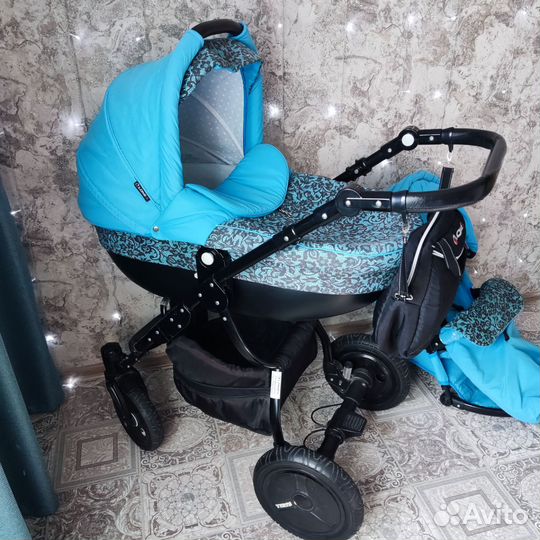 Коляска голубенькая