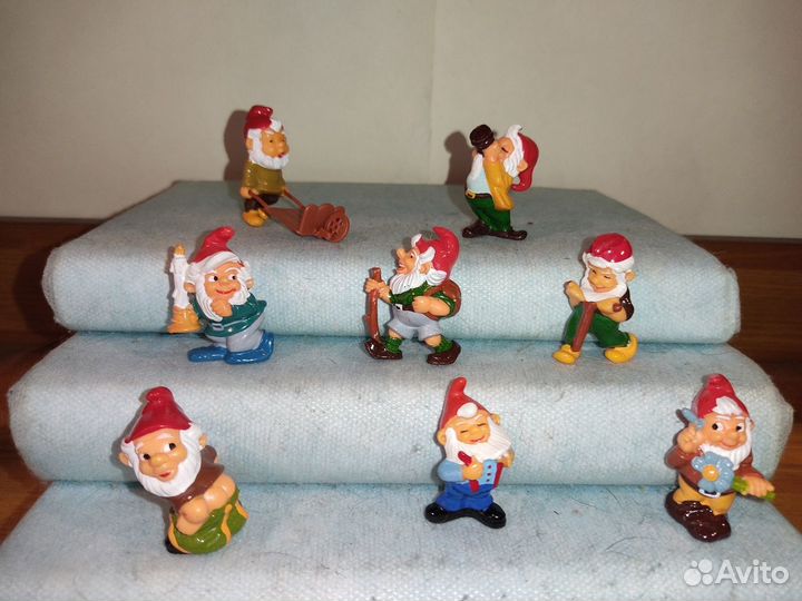 Киндер серии гномы -12 мес,садовые,кухонные