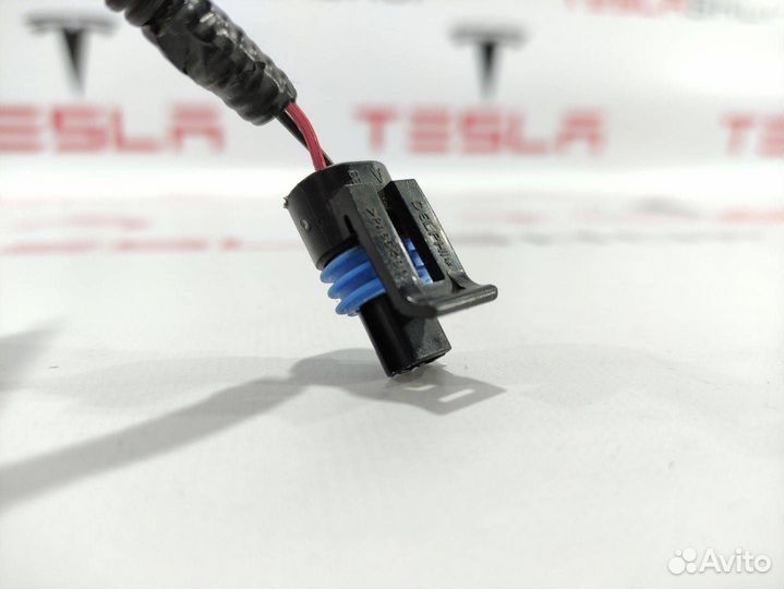 Разъем (фишка) проводки Tesla Model S 2015