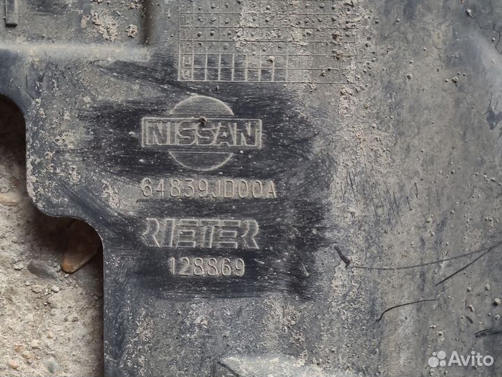 Пластик левый кашкай