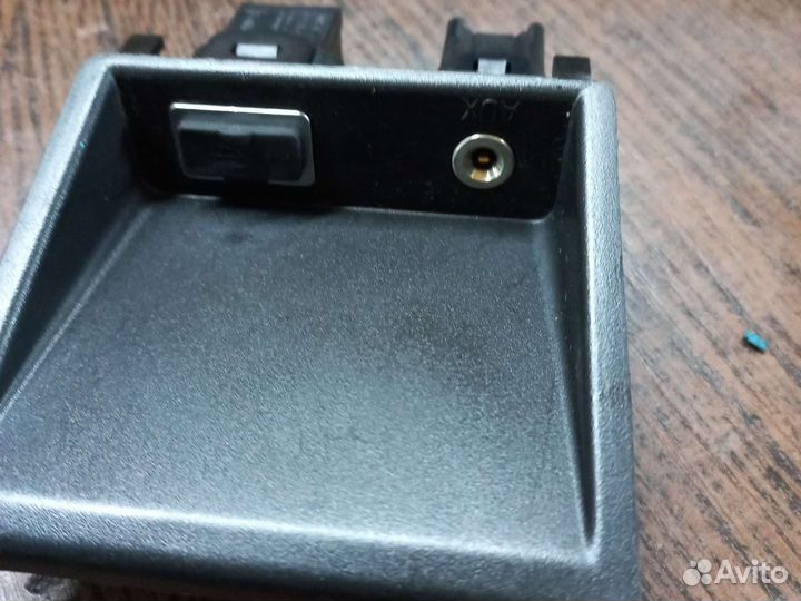 Разём AUX Volvo XC60