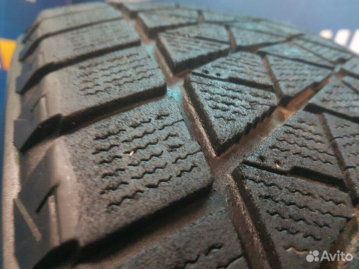 Bridgestone Blizzak DM-V2 235/55 R19