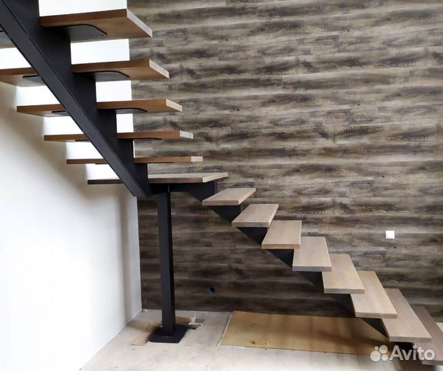 Металлокаркас Лестницы на Монокосоуре в Коттедж