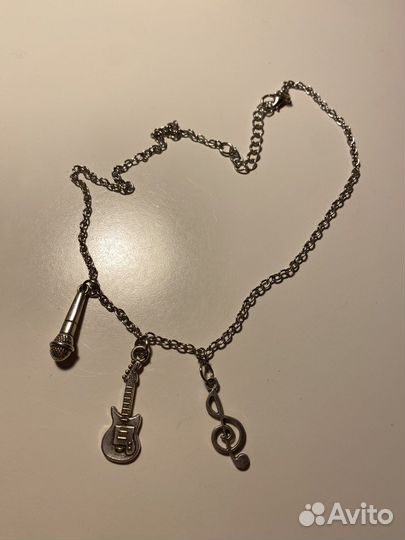 Украшение на шею