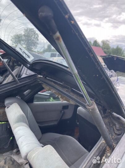 Амортизатор крышки багажника mazda 323 F