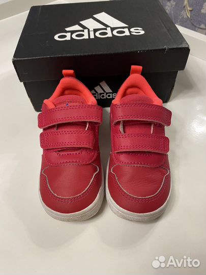 Кроссовки adidas