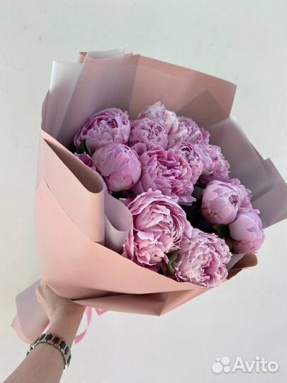 Букет из пионов
