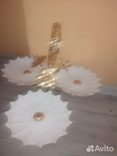 Конфетница на ножке