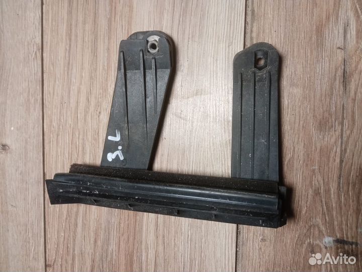 Направляющая заднего левого стекла Citroen C4 2