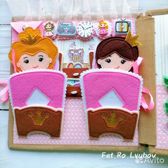 Кукольный замок для двух принцесс
