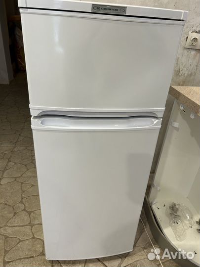 Холодильник бу Саратов-264