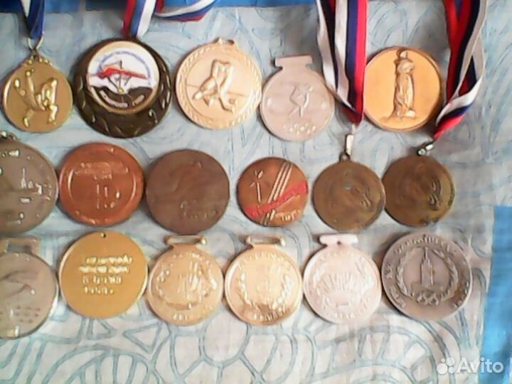 Спортивные медали.спортивные значки. на выбор