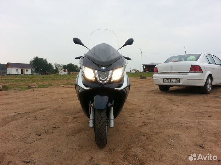Piaggio X10-500i