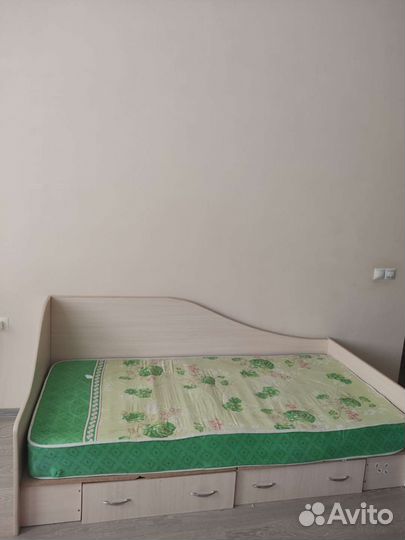 Кровать 90х200 с матрасом