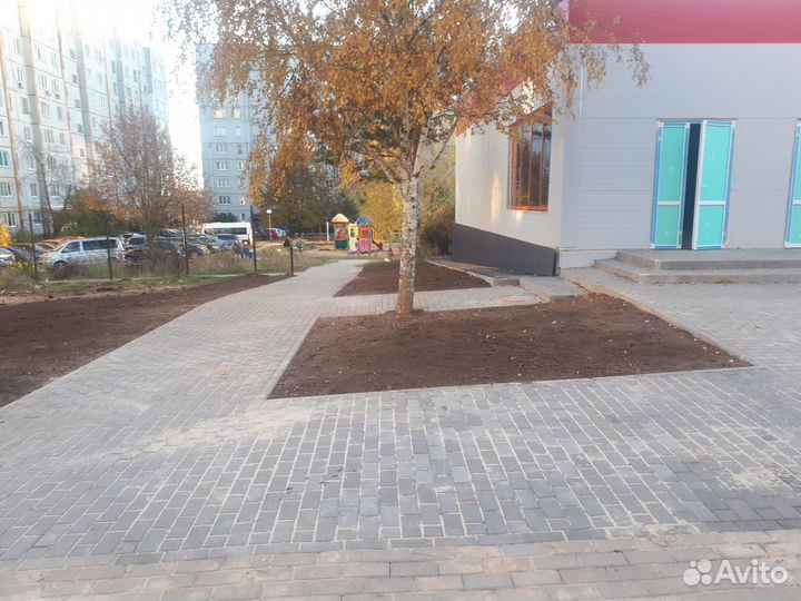 Укладка тротуарной плитки и благоустройство