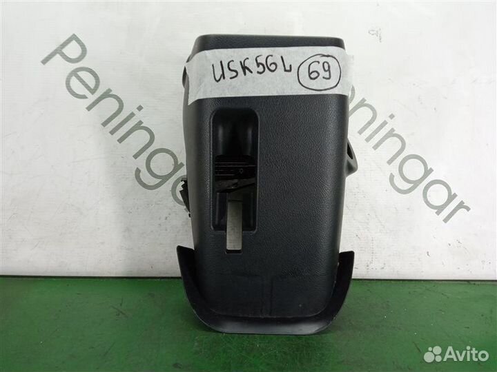 Кожух рулевой колонки Toyota Tundra USK56