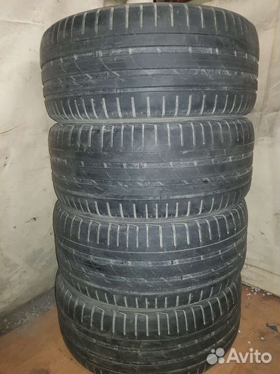Nokian Tyres Hakka Black SUV 275/45 R20