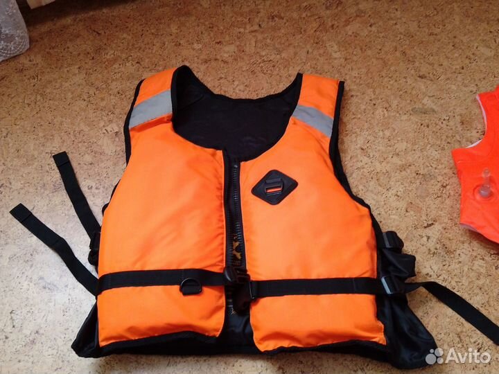 Спасательный жилет надувной