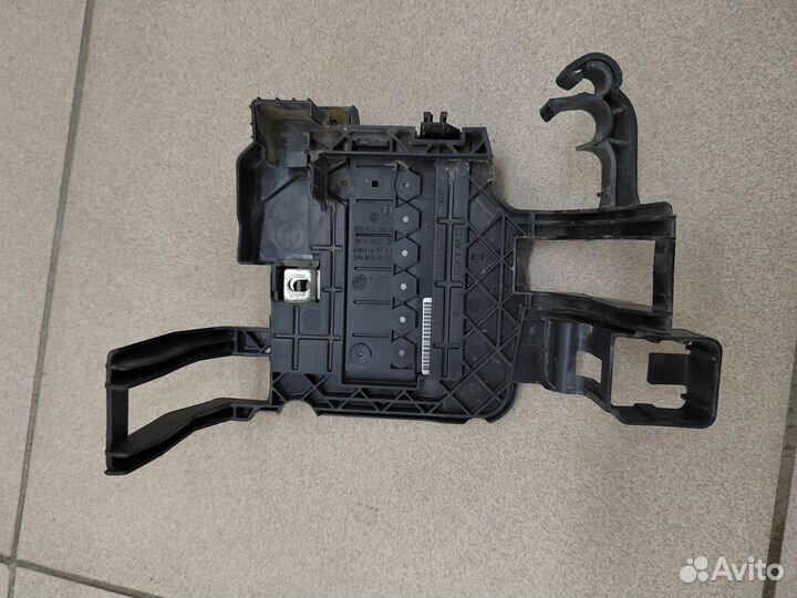 Блок предохранителей акб VW Polo Sedan