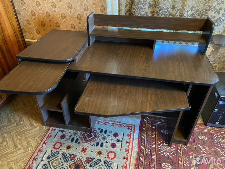 Компьютерный стол
