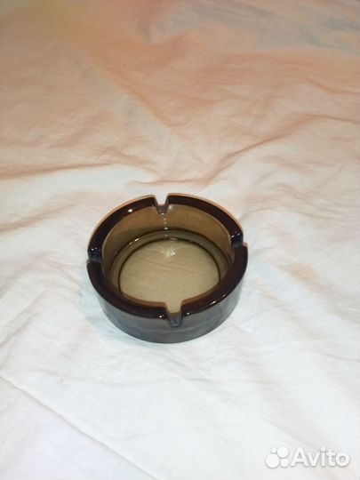 Пепельница темное стекло